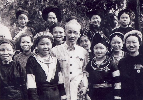 Chủ tịch Hồ Chí Minh với sự nghiệp đại đoàn kết dân tộc 

